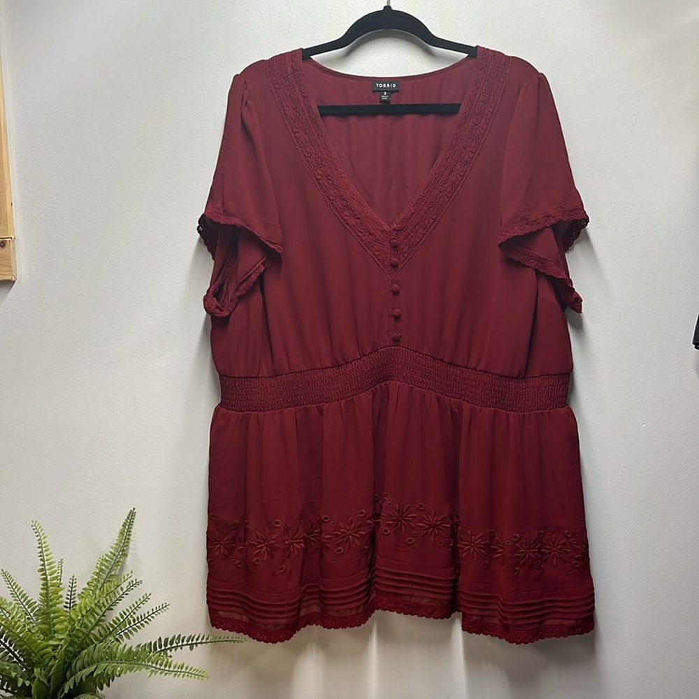Torrid Peplum Smocked Short Sleeve Top Button Blouse color Rhubarb Sz 3